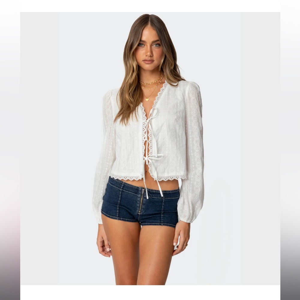 Edikted Lesley cotton lace tie front top